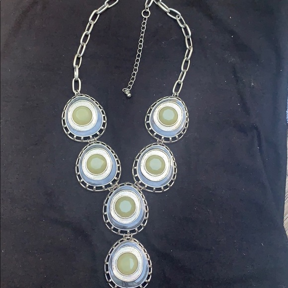 Costume Jewelry Statement Necklace - Picture 5 of 7